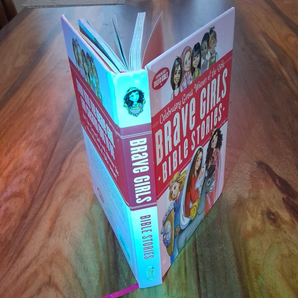 ✨ Brave Girls Bible Stories - 1970s Style & Modern Grace - Tommy Nelson ✨ - Picture 3 of 7